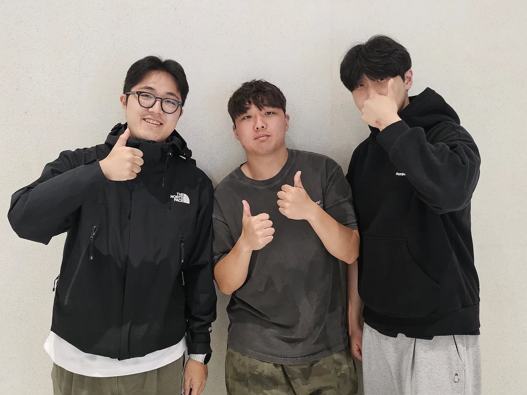 3조 참여 학생들의 기념사진